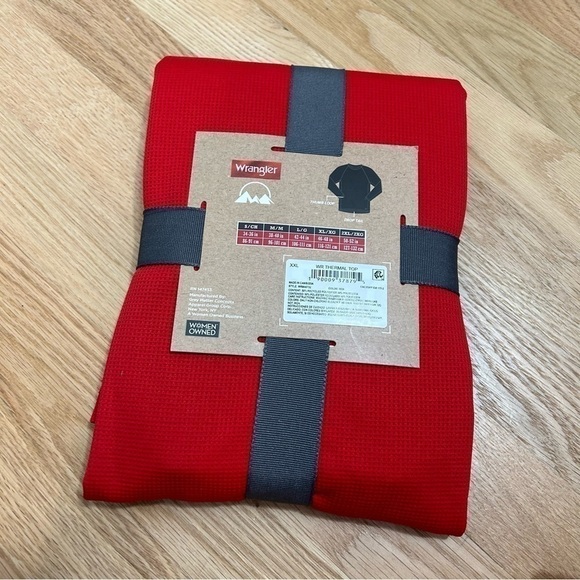 Wrangler Thermal Top Red NWT 2X Men’s Zipper Pocket Moisture Wicking - Picture 3 of 3